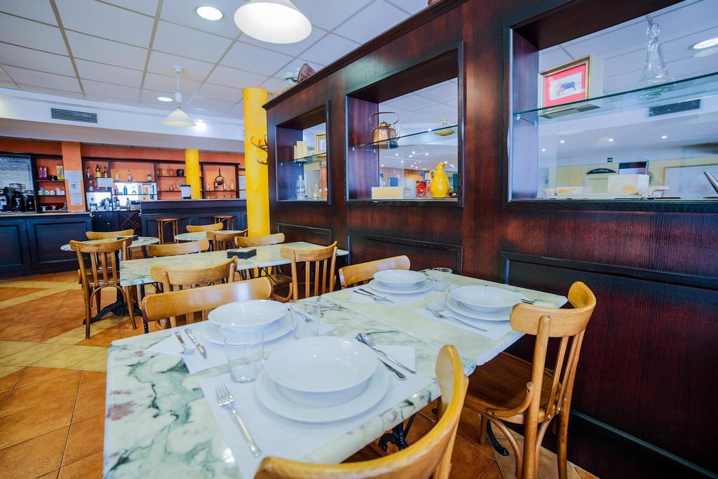 Hotel Iris Guadalajara Extérieur photo